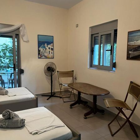 Riviera Rooms Saranda Extérieur photo