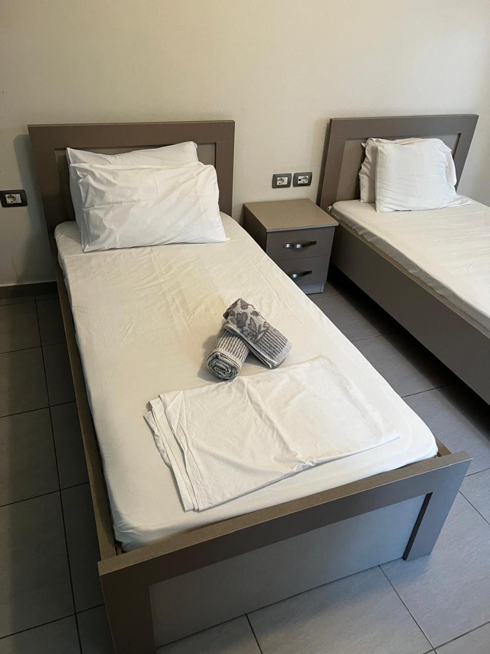 Riviera Rooms Saranda Extérieur photo