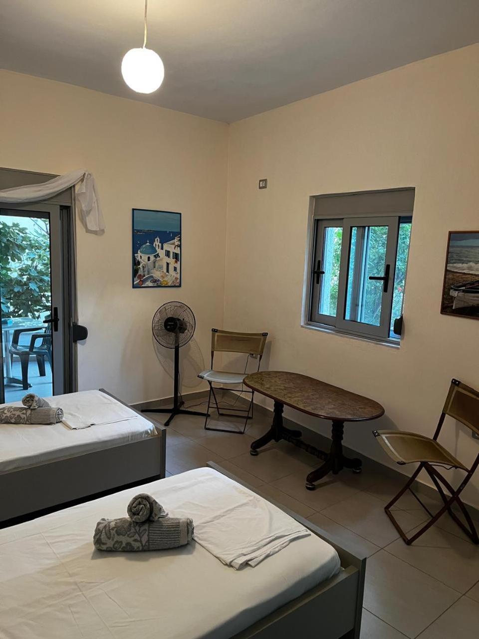 Riviera Rooms Saranda Extérieur photo