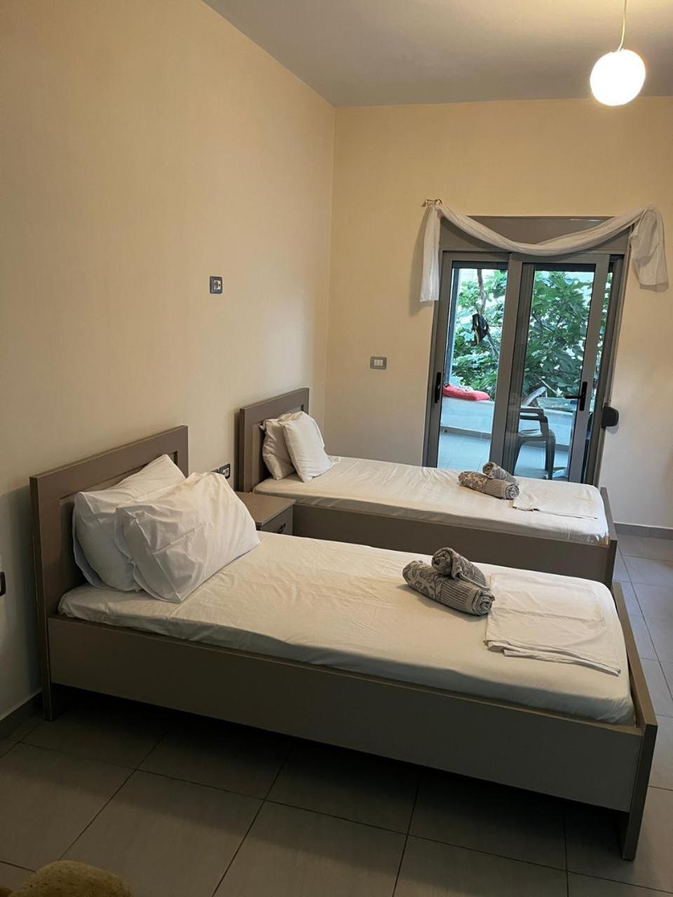 Riviera Rooms Saranda Extérieur photo