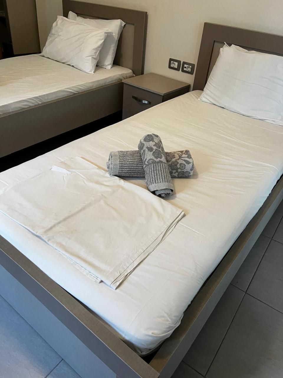 Riviera Rooms Saranda Extérieur photo